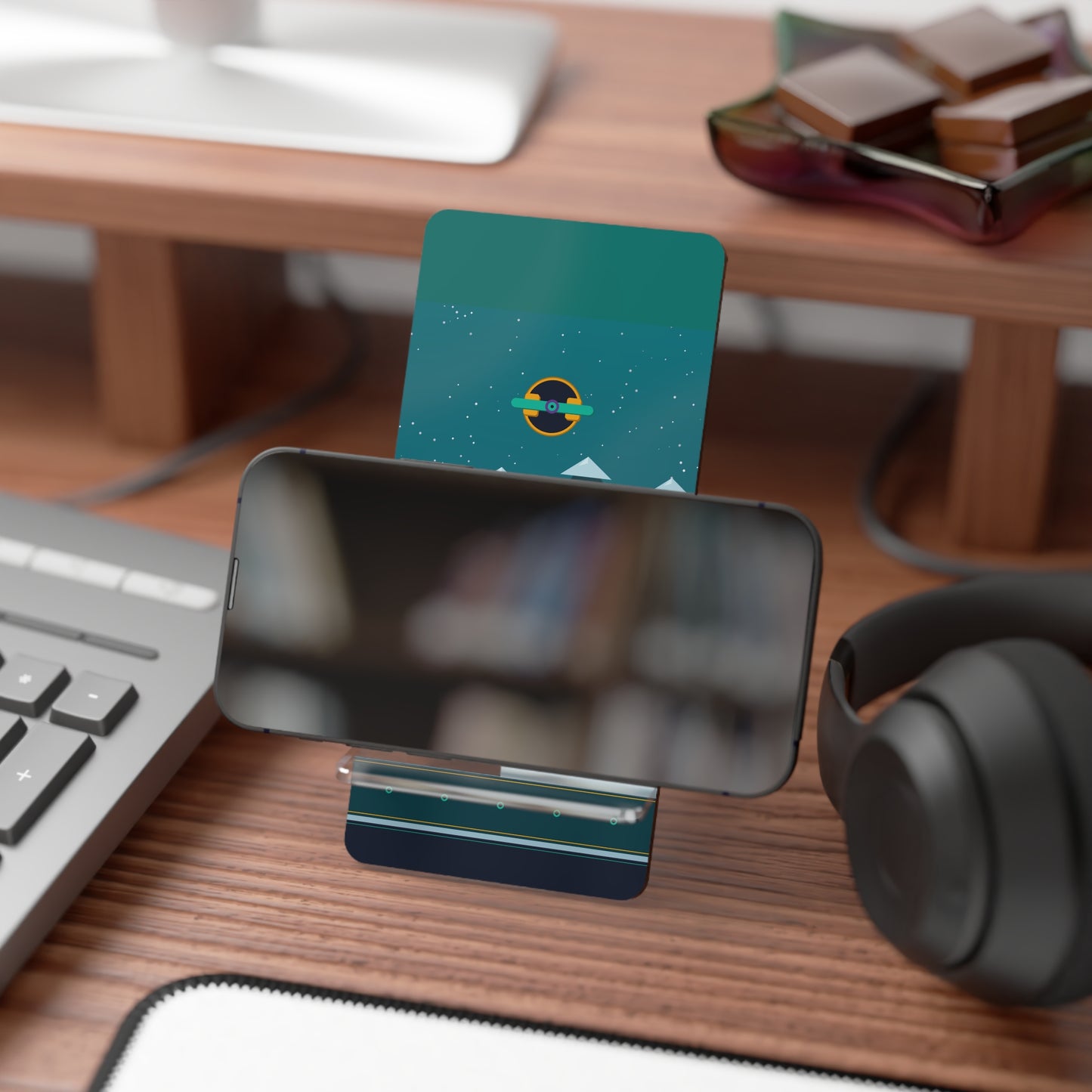 Yo Momma Acrylic Phone Stand — Mountain Nightscape Mobile Display Stand